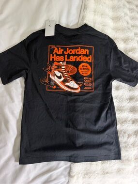 Jordan Air Jordan Has Landed Graphic Tee NWT Men’s S Black Orange